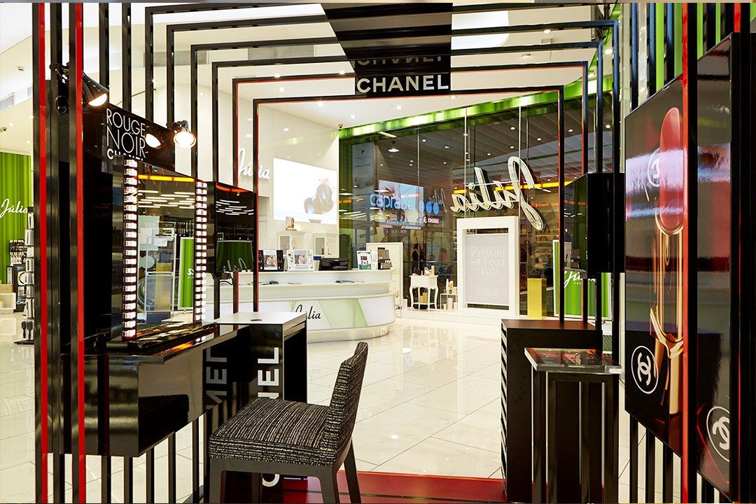 Chanel- Promocion de Podium y escaparates Rouge 2016