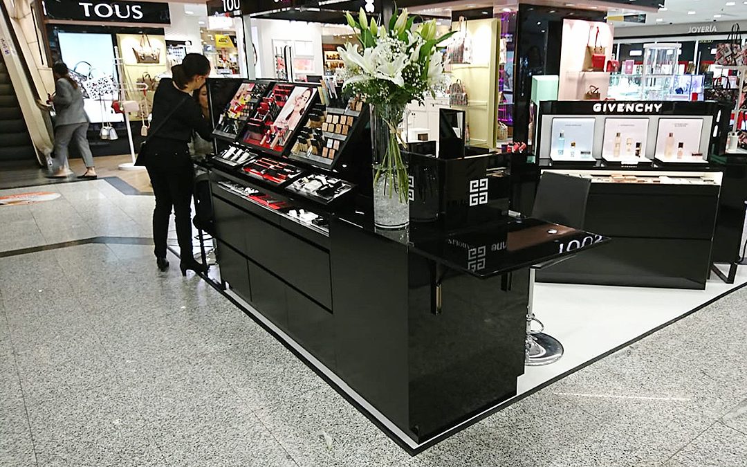 Givenchy – mobiliario comercial León y Oviedo