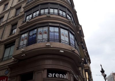 ESCAPARATES FRENTE